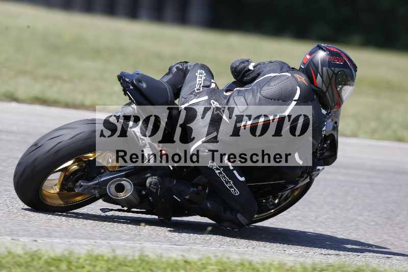 /44 09.08.2025 Plüss Moto Sport ADR/Freies Fahren/backside